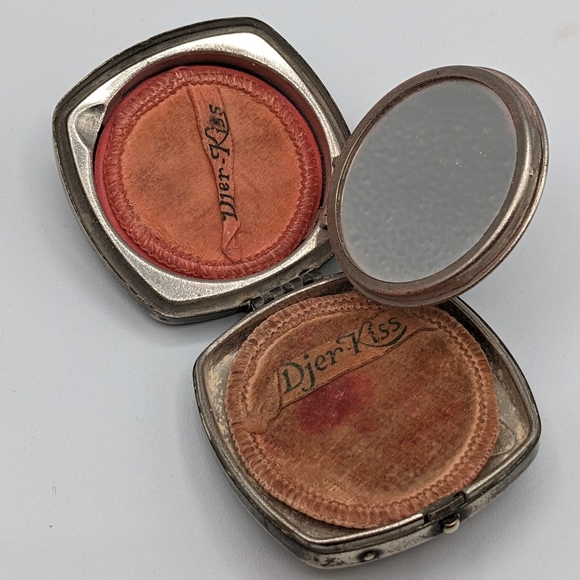 Antique Djer Kiss Kissing Fairies Compact - Picture 8 of 12